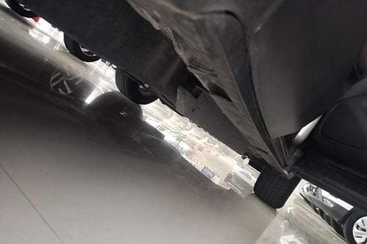 Used Buick Envision 2019 20T Two-Wheel Drive Luxury Version China VI Standard Right Side Sill