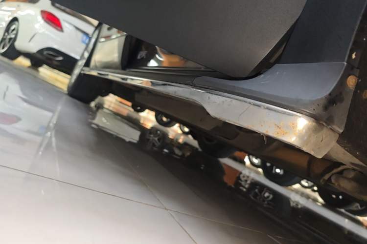 Used Buick Envision 2019 20T Two-Wheel Drive Leading Version China V Standard Right Side Sill