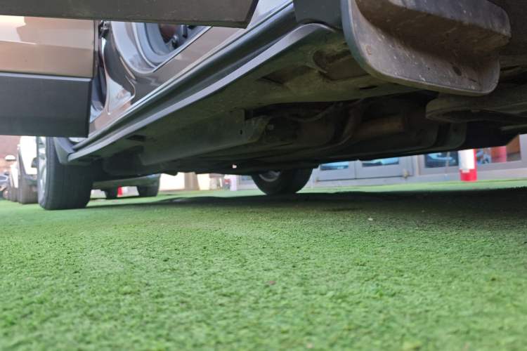 Used Buick Envision 2019 20T Two-Wheel Drive Luxury Version China VI Standard Right Side Sill
