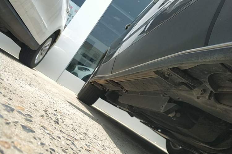 Used Buick Envision 2019 20T Two-Wheel Drive Luxury Version China VI Standard Right Side Sill