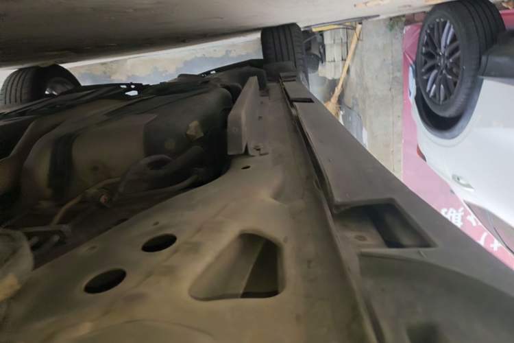 Used Buick Envision 2019 28T 4x4 Elite Version China V Standard Right Side Sill