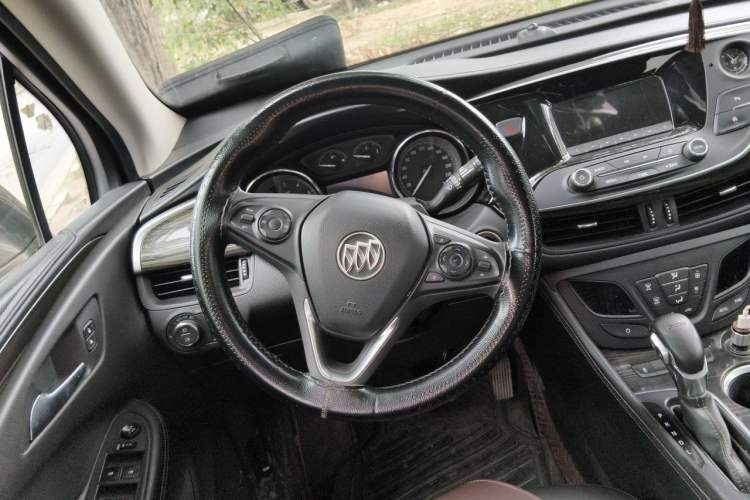 Used Buick Envision 2019 20T Two-Wheel Drive Leading Model China VI Standard Steering Wheel