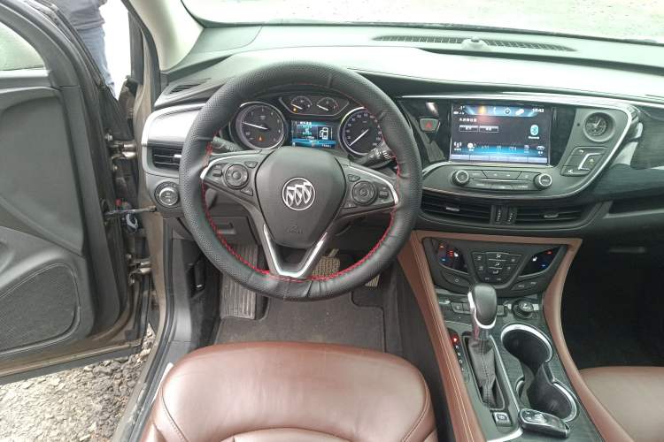 Used Buick Envision 2019 20T Two-Wheel Drive Luxury Version China V Standard Steering Wheel