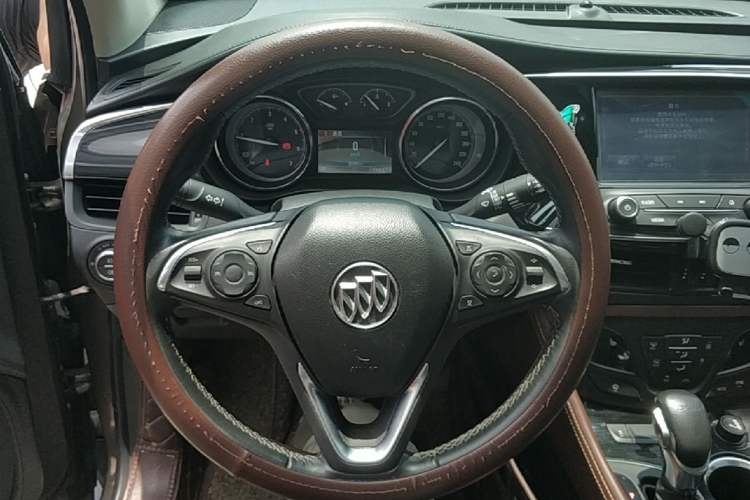 Used Buick Envision 2019 20T Two-Wheel Drive Luxury Version China VI Standard Steering Wheel