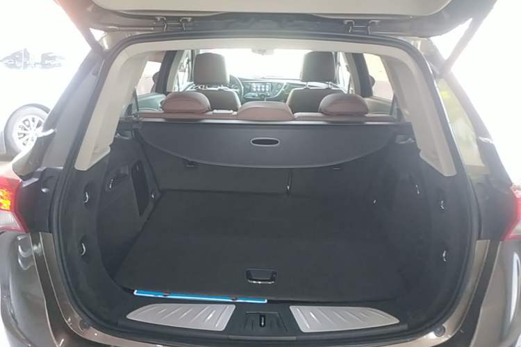 Used Buick Envision 2019 28T Four-Wheel Drive Elite Version China VI Standard Trunk