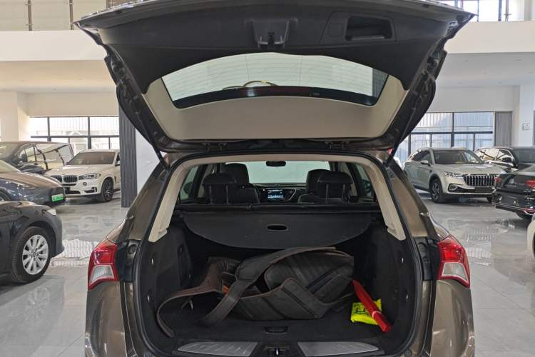 Used Buick Envision 2019 20T Two-Wheel Drive Elite Version China VI Standard Trunk
