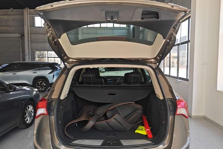 Used Buick Envision 2019 20T Two-Wheel Drive Elite Version China VI Standard Trunk