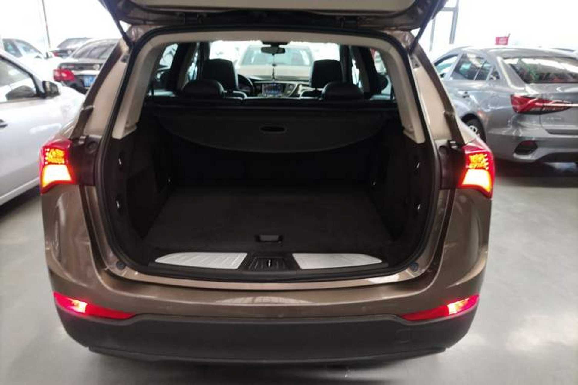 Used Buick Envision 2019 20T Two-Wheel Drive Elite Version China VI Standard Trunk