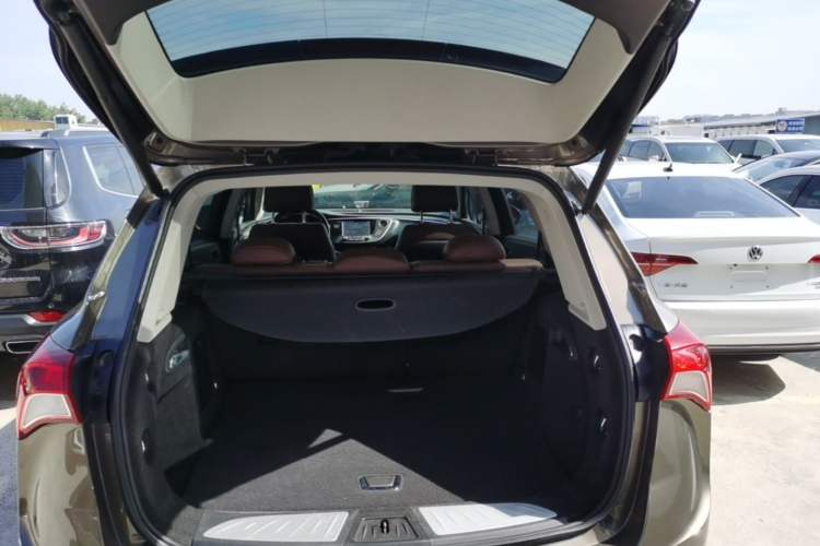 Used Buick Envision 2019 28T 4x4 Luxury Model China VI Standard Trunk