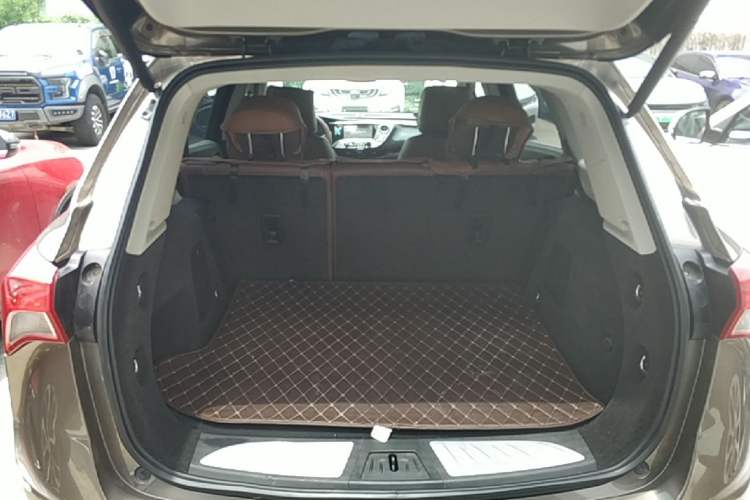 Used Buick Envision 2019 20T Two-Wheel Drive Luxury Version China VI Standard Trunk