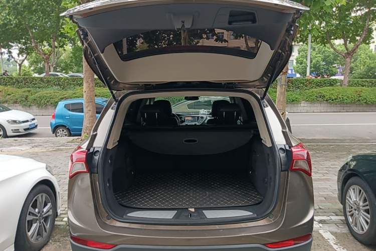 Used Buick Envision 2019 20T Two-Wheel Drive Elite Version China VI Standard Trunk