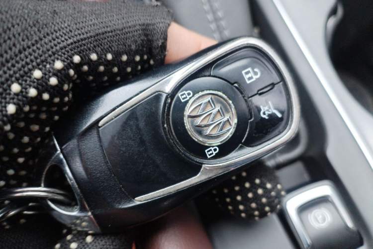 Used Buick Envision 2019 28T 4x4 Elite Version China V Standard Vehicle Key