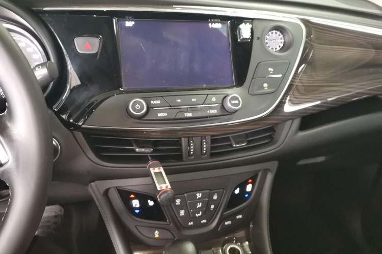 Used Buick Envision 2019 20T Two-Wheel Drive Elite Version China VI Standard Audio And AC Panel