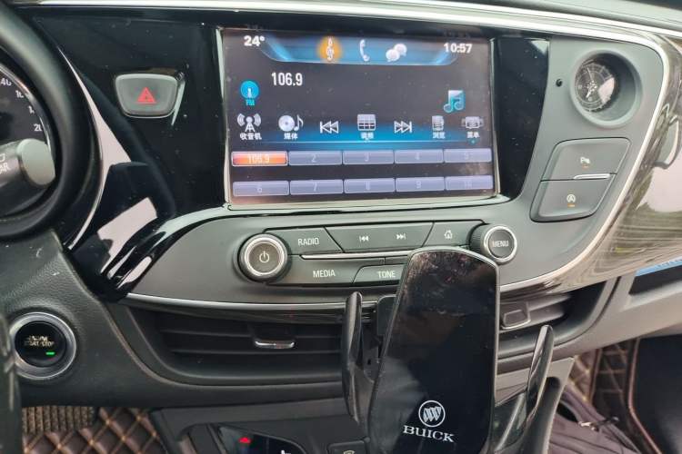 Used Buick Envision 2019 20T Two-Wheel Drive Elite Version China VI Standard Audio And AC Panel