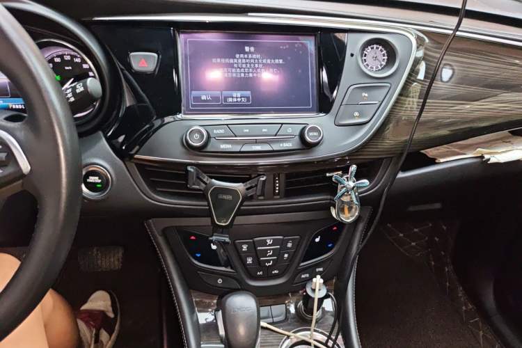 Used Buick Envision 2019 20T Two-Wheel Drive Elite Version China VI Standard Audio And AC Panel