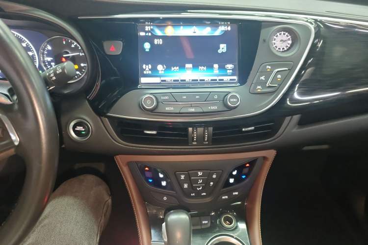 Used Buick Envision 2019 28T Four-Wheel Drive Luxury Version China V Standard Audio And AC Panel