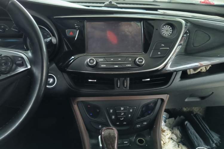 Used Buick Envision 2019 28T 4x4 Elite Version China V Standard Audio And AC Panel