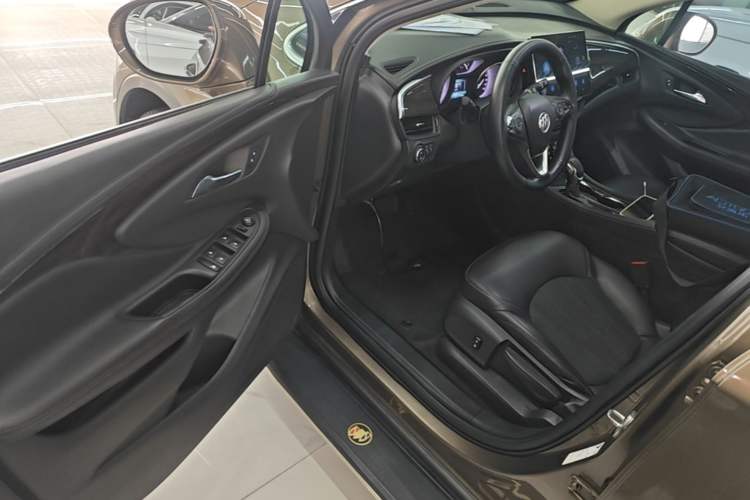 Used Buick Envision 2019 20T Two-Wheel Drive Leading Model China VI Standard Driver Seat