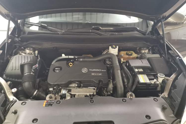 Used Buick Envision 2019 20T Two-Wheel Drive Elite Version China VI Standard Engine Bay
