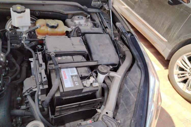 Used Buick Envision 2019 28T Four-Wheel Drive Elite Version China VI Standard Engine Bay Left