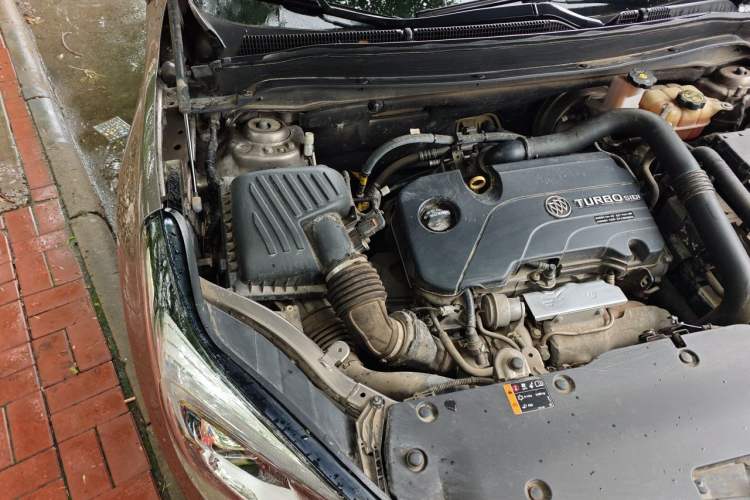 Used Buick Envision 2019 20T Two-Wheel Drive Luxury Version China V Standard Engine Bay Right