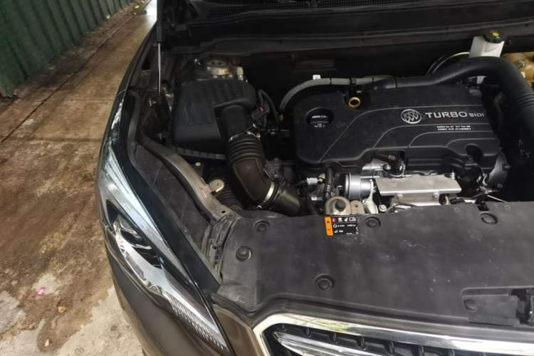 Used Buick Envision 2019 20T Two-Wheel Drive Luxury Version China V Standard Engine Bay Right