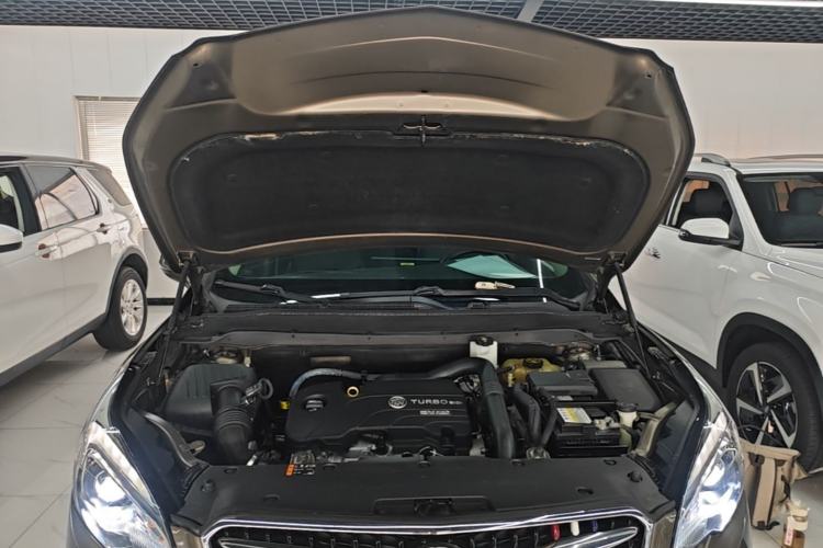 Used Buick Envision 2019 20T Two-Wheel Drive Leading Model China VI Standard Engine Bay