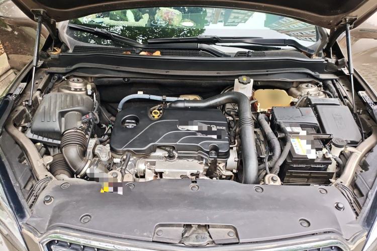 Used Buick Envision 2019 20T Two-Wheel Drive Elite Version China VI Standard Engine Bay