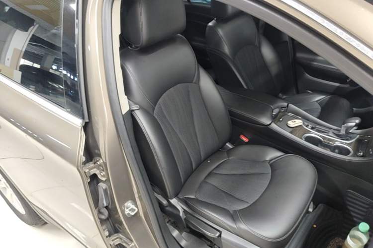Used Buick Envision 2019 20T Two-Wheel Drive Leading Version China V Standard Right Front Seat