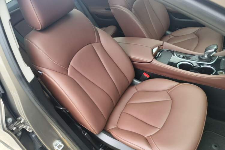 Used Buick Envision 2019 20T Two-Wheel Drive Luxury Version China VI Standard Right Front Seat
