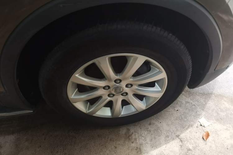 Used Buick Envision 2019 20T Two-Wheel Drive Luxury Version China V Standard Right Front Wheel Hub