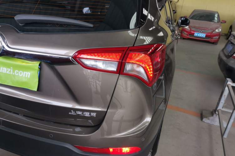 Used Buick Envision 2019 20T Two-Wheel Drive Elite Version China VI Standard Right Rear Taillight