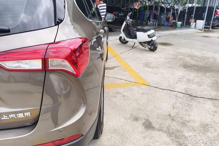 Used Buick Envision 2019 20T Two-Wheel Drive Luxury Version China VI Standard Right Rear Taillight