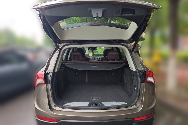 Used Buick Envision 2019 20T Two-Wheel Drive Luxury Version China V Standard Trunk