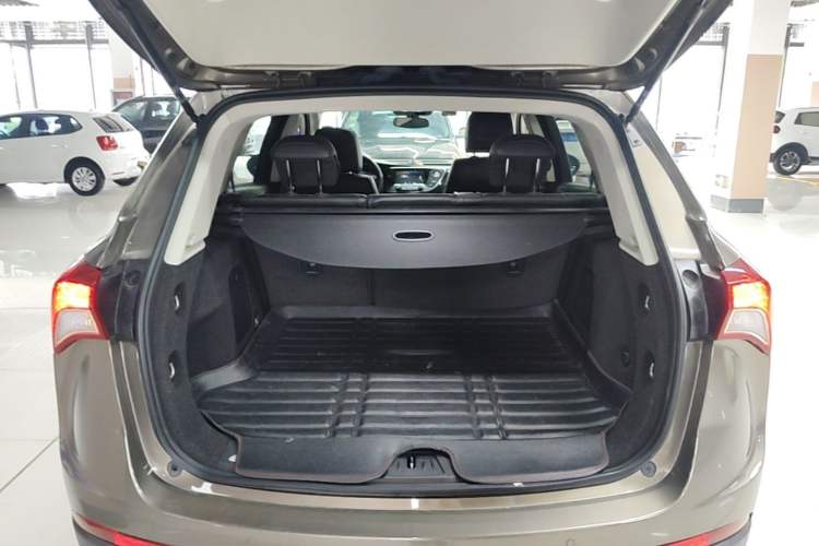 Used Buick Envision 2019 20T Two-Wheel Drive Leading Version China V Standard Trunk