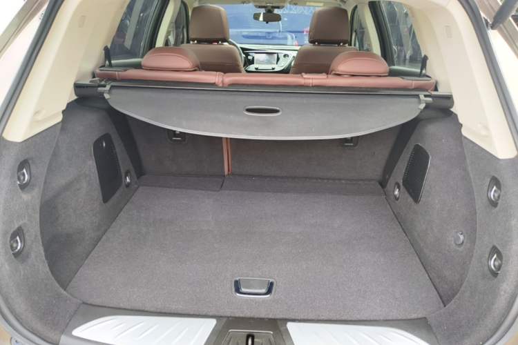 Used Buick Envision 2019 20T Two-Wheel Drive Luxury Version China VI Standard Trunk
