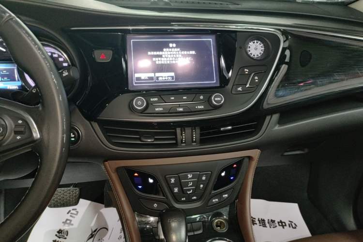 Used Buick Envision 2019 20T Two-Wheel Drive Luxury Version China VI Standard Audio And AC Panel