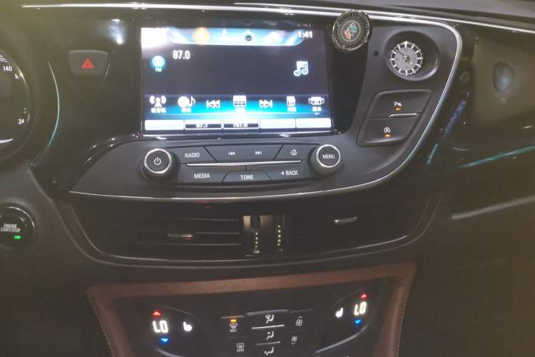 Used Buick Envision 2019 28T Four-Wheel Drive Elite Version China VI Standard Audio And AC Panel
