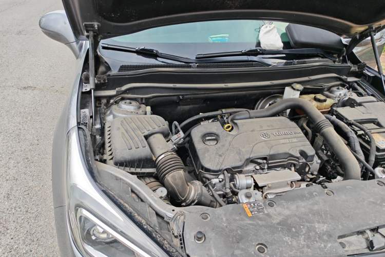 Used Buick Envision 2019 20T Two-Wheel Drive Elite Version China V Standard Engine Bay Right