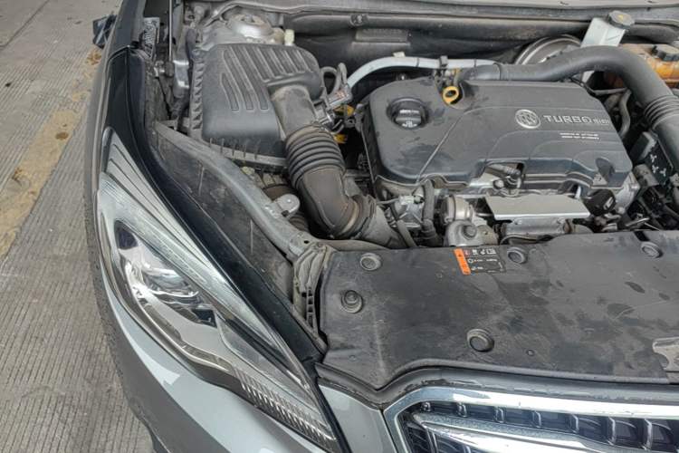 Used Buick Envision 2019 20T Two-Wheel Drive Luxury Version China VI Standard Engine Bay Right