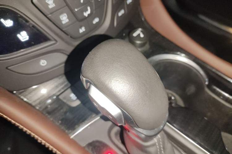 Used Buick Envision 2019 28T Four-Wheel Drive Luxury Version China V Standard Gear Lever