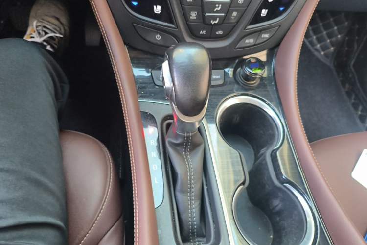 Used Buick Envision 2019 28T Four-Wheel Drive Luxury Version China V Standard Gear Lever