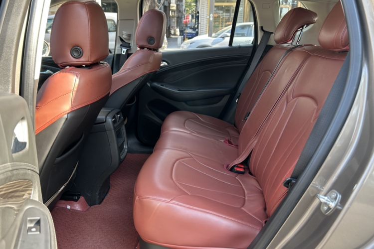 Used Buick Envision 2019 20T Two-Wheel Drive Leading Version China V Standard Interior 3