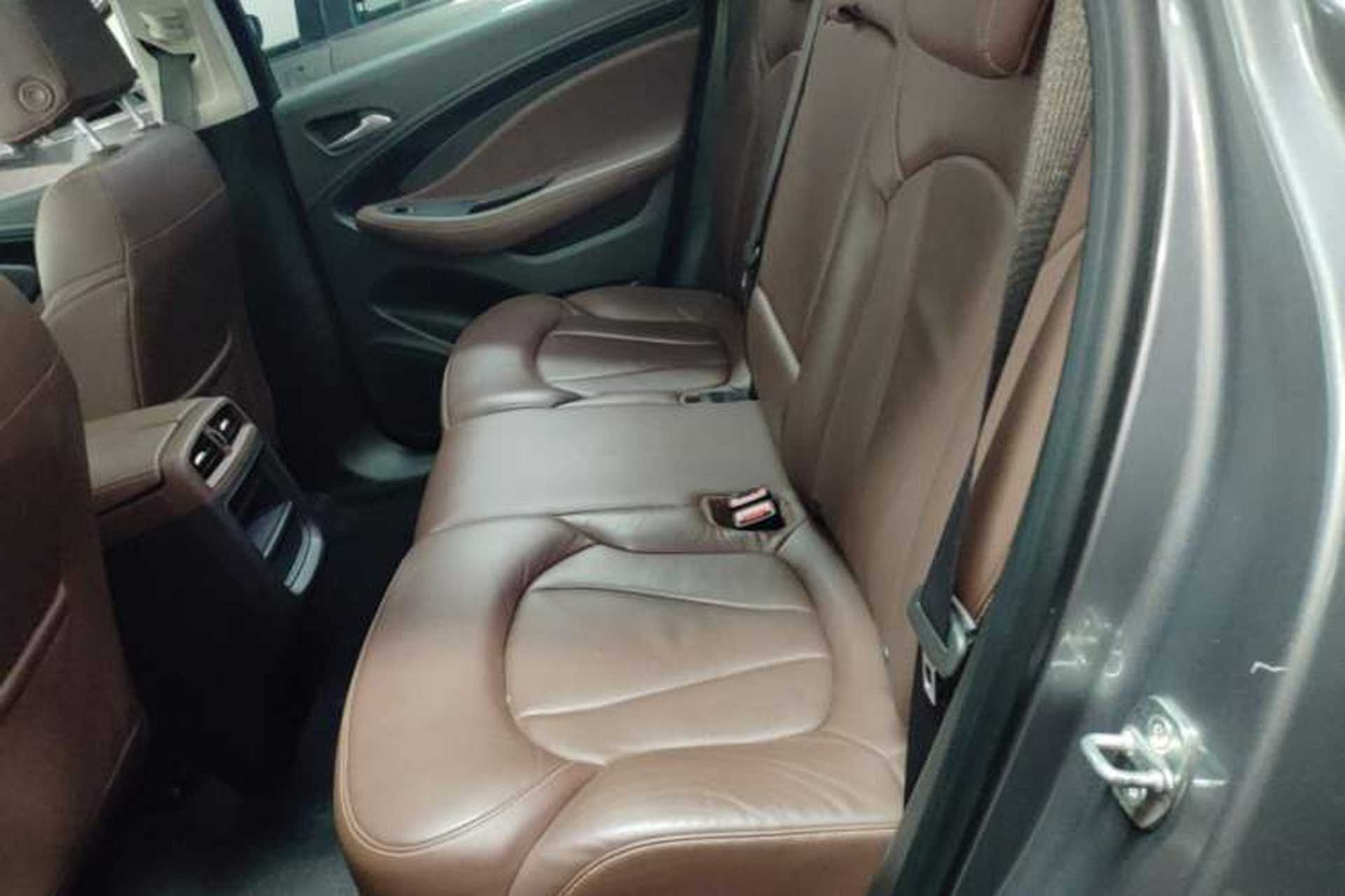 Used Buick Envision 2019 20T Two-Wheel Drive Luxury Version China VI Standard Left Rear Seat