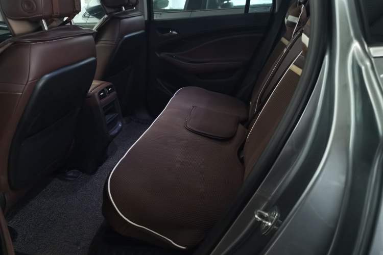 Used Buick Envision 2019 28T 4x4 Luxury Model China VI Standard Left Rear Seat