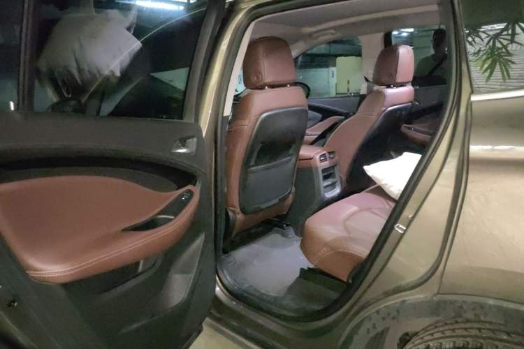 Used Buick Envision 2019 28T Four-Wheel Drive Luxury Version China V Standard Left Rear Seat