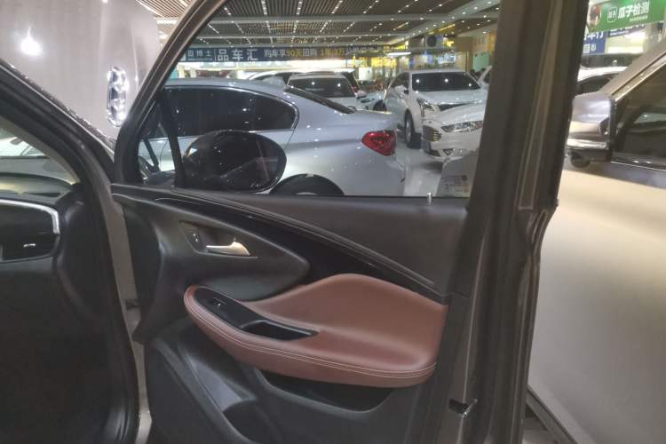 Used Buick Envision 2019 28T Four-Wheel Drive Elite Version China VI Standard Right Front Door Interior