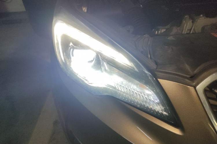 Used Buick Envision 2019 28T Four-Wheel Drive Luxury Version China V Standard Right Front Headlight
