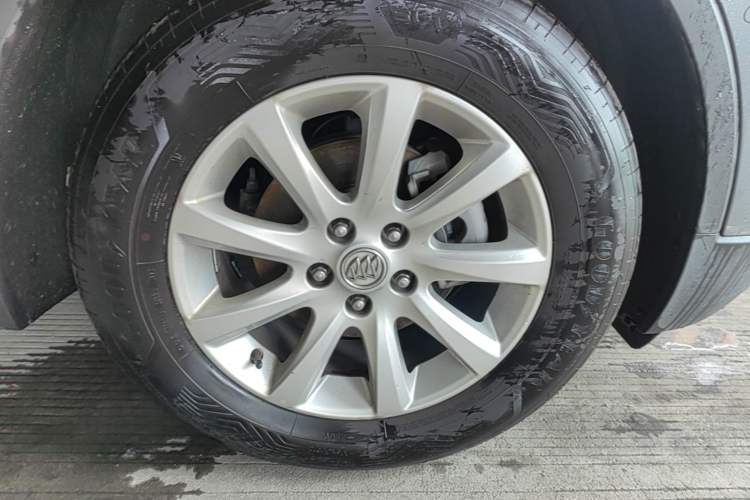 Used Buick Envision 2019 20T Two-Wheel Drive Luxury Version China VI Standard Right Front Wheel Hub