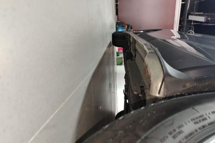 Used Buick Envision 2019 20T Two-Wheel Drive Luxury Version China VI Standard Right Side Sill